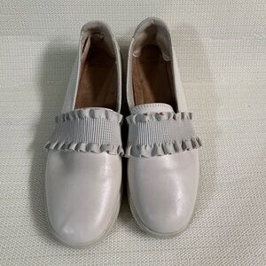 Earth Cream Flats with Fringe Accent